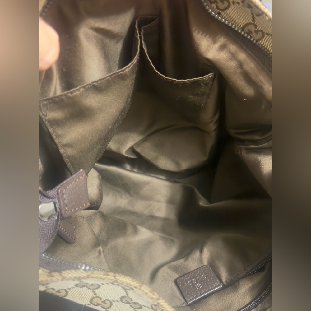 Gucci Tan and Green Messenger Bag with Signature Monogram - Picture 13 of 17